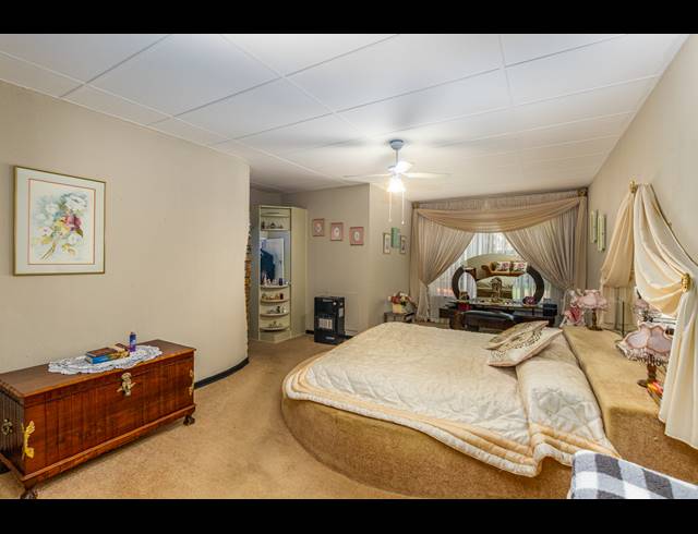 6 BEDROOM FREEHOLD FOR SALE IN SUNWARD PARK